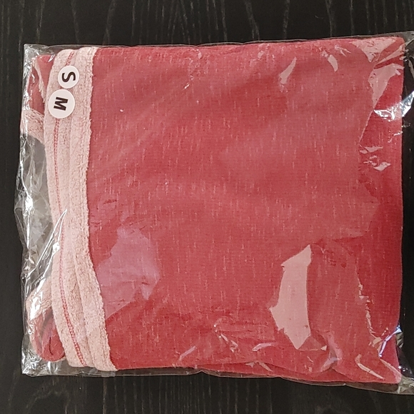 Releasing Top - Picture 6 of 7